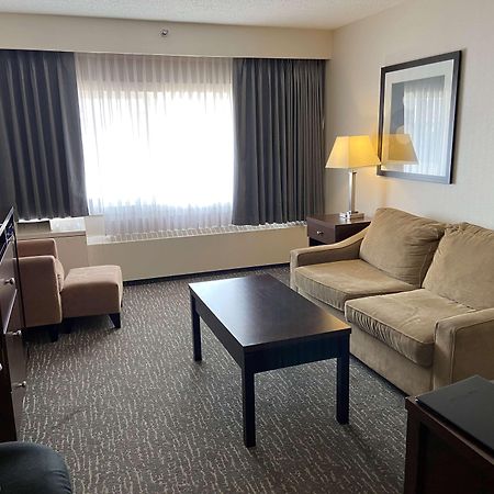 Best Western Cedar Park Inn Едмънтън Екстериор снимка