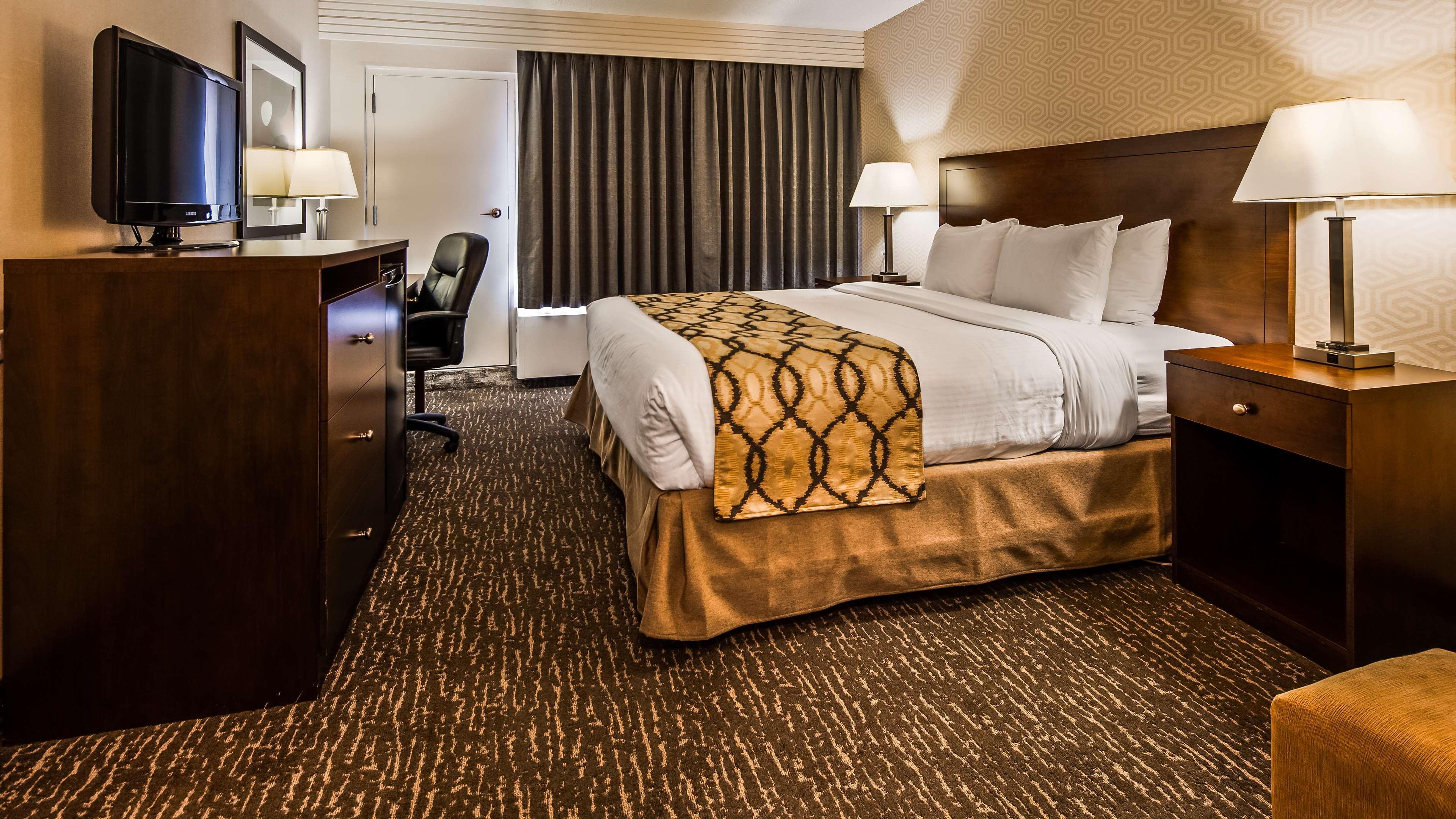 Best Western Cedar Park Inn Едмънтън Екстериор снимка