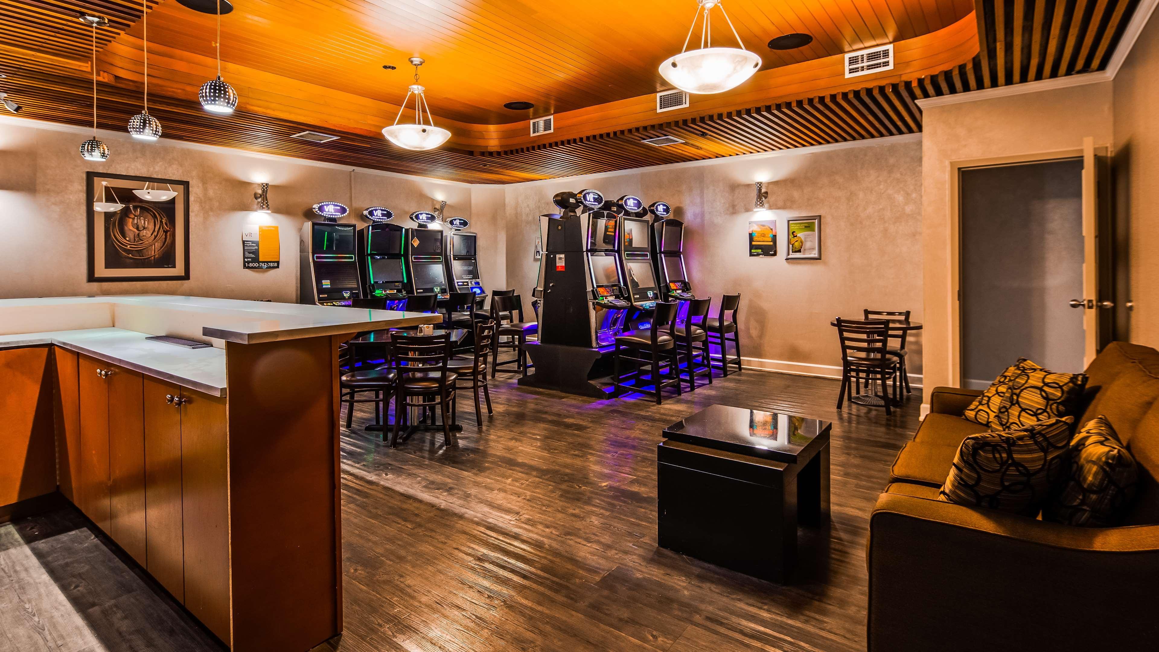 Best Western Cedar Park Inn Едмънтън Екстериор снимка
