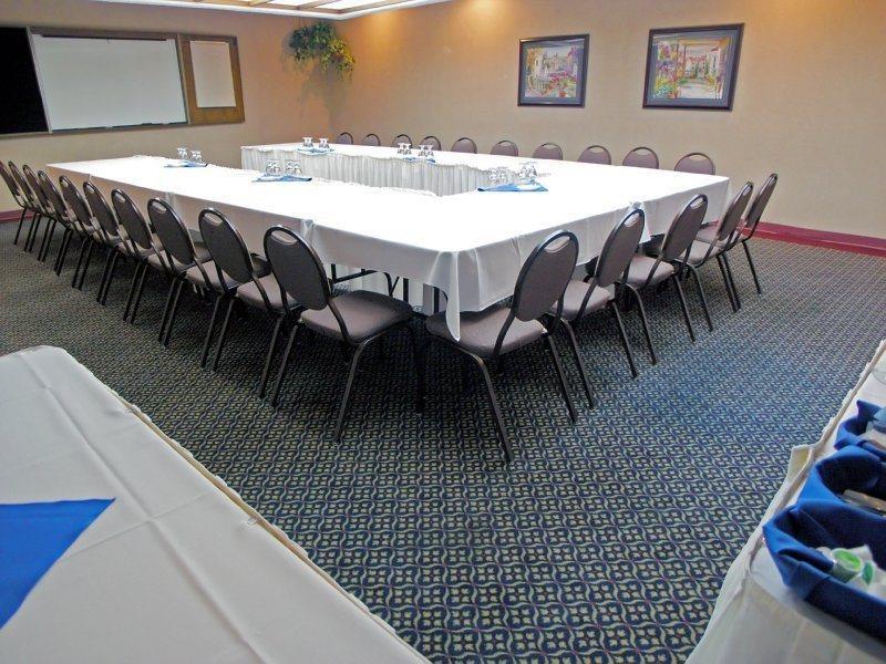 Best Western Cedar Park Inn Едмънтън Съоръжения снимка