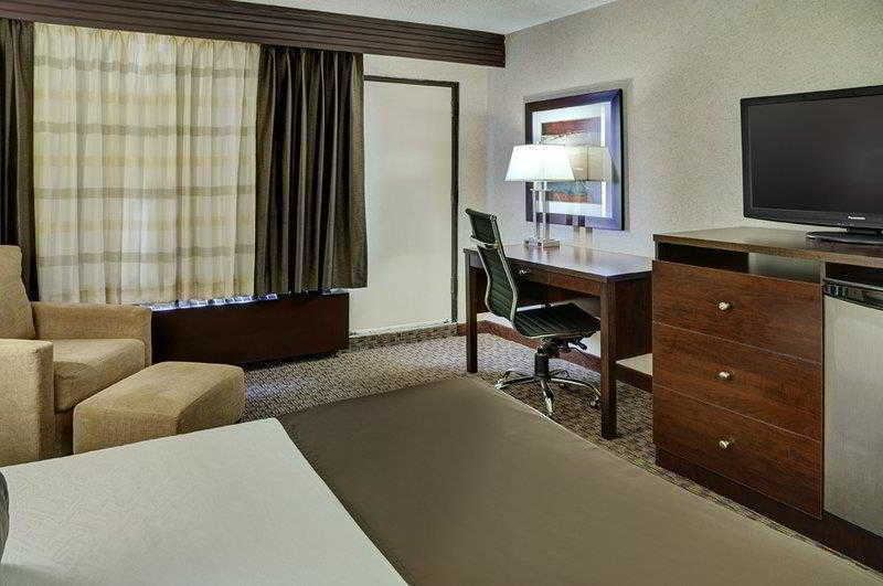 Best Western Cedar Park Inn Едмънтън Екстериор снимка